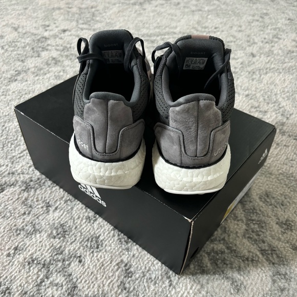 Women’s Adidas Ultra Boost DNA - Picture 3 of 6